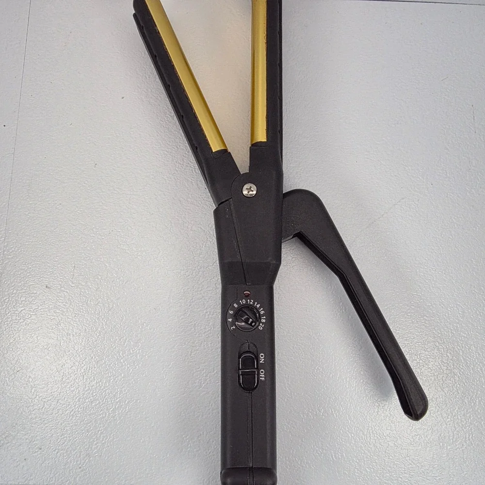 Vidal Sassoon‎ Professional Ceramic Hair Straightener Flat Iron Gold Plates 1